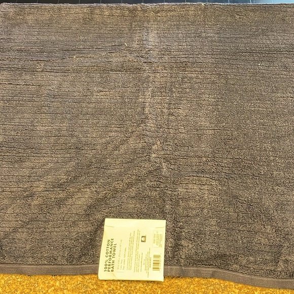 New Towel set - Picture 3 of 5